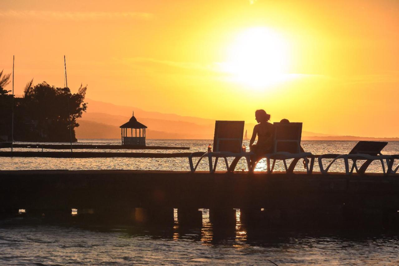 Kaz Kreol Beach Hotel โอโชรีโอส ภายนอก รูปภาพ